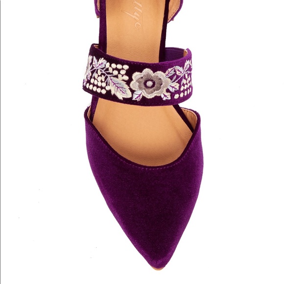 NWOT Bettye Muller Jamisen Flats in Berry - Picture 5 of 5